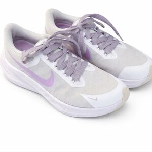 Nike Women's Sz 8 Air Zoom Winflo Athletic Running Shoes Lavender Swoosh